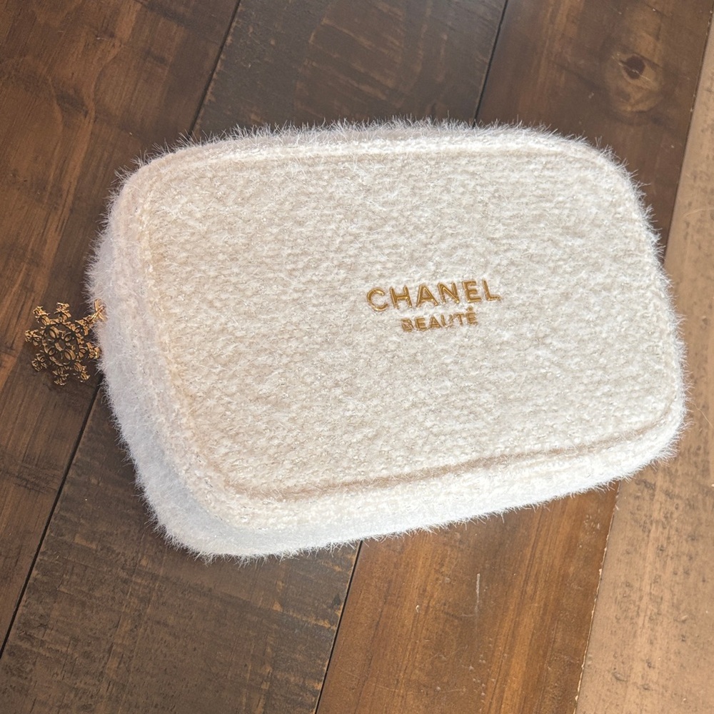 Chanel Beaute Snowflake Cosmetic Bag